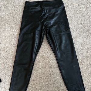 Abercrombie Faux Leather Legging. Size XL